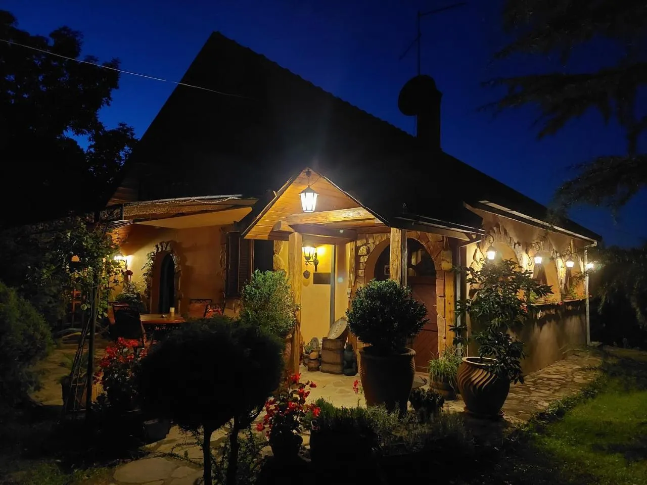 Vikendica Banoštor – noću