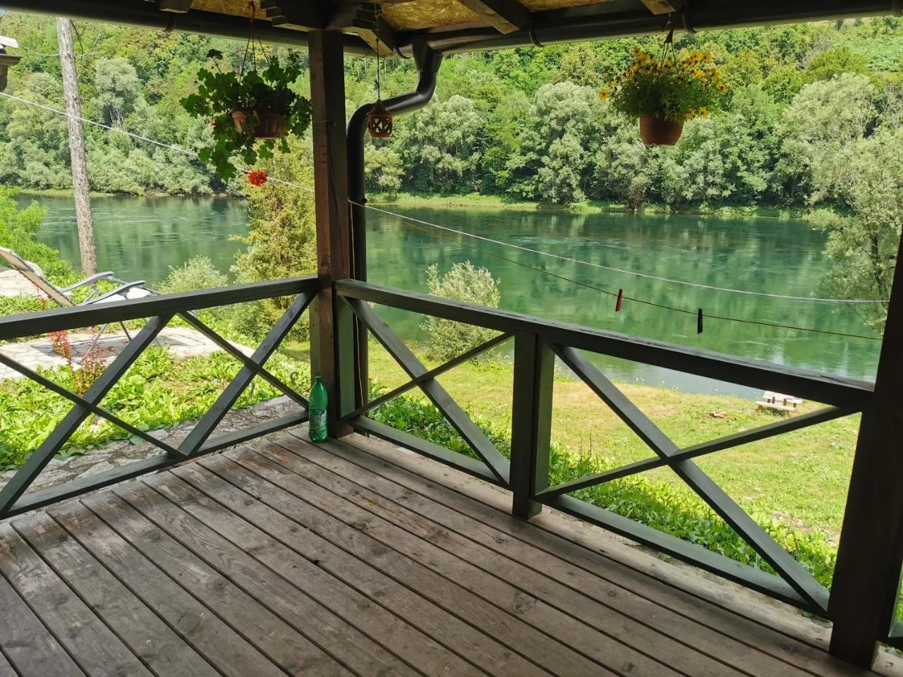 Brvnara Perućac – terasa