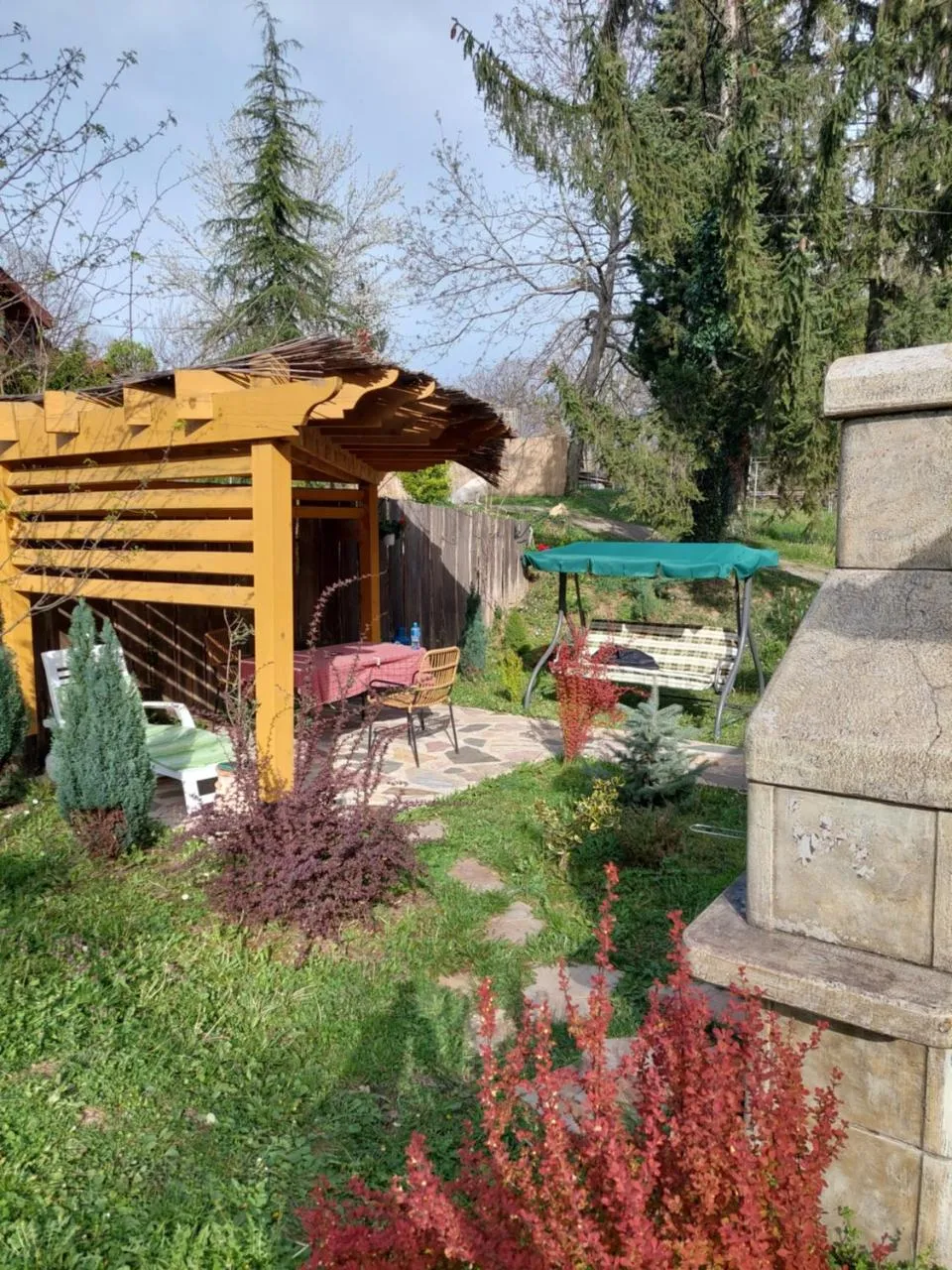 Brvnara Banoštor – dvorište