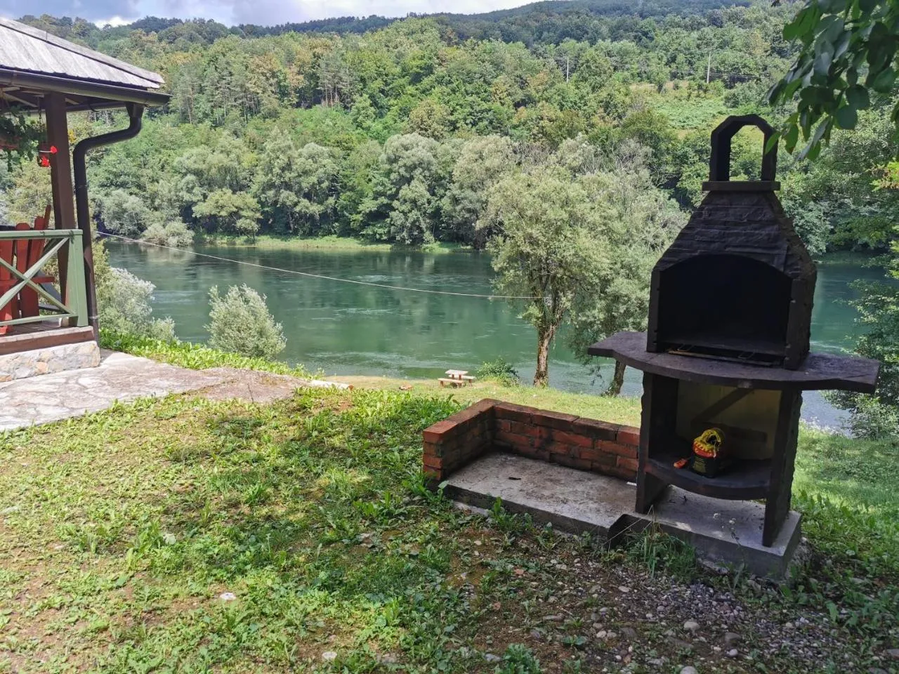 Brvnara Perućac – roštilj