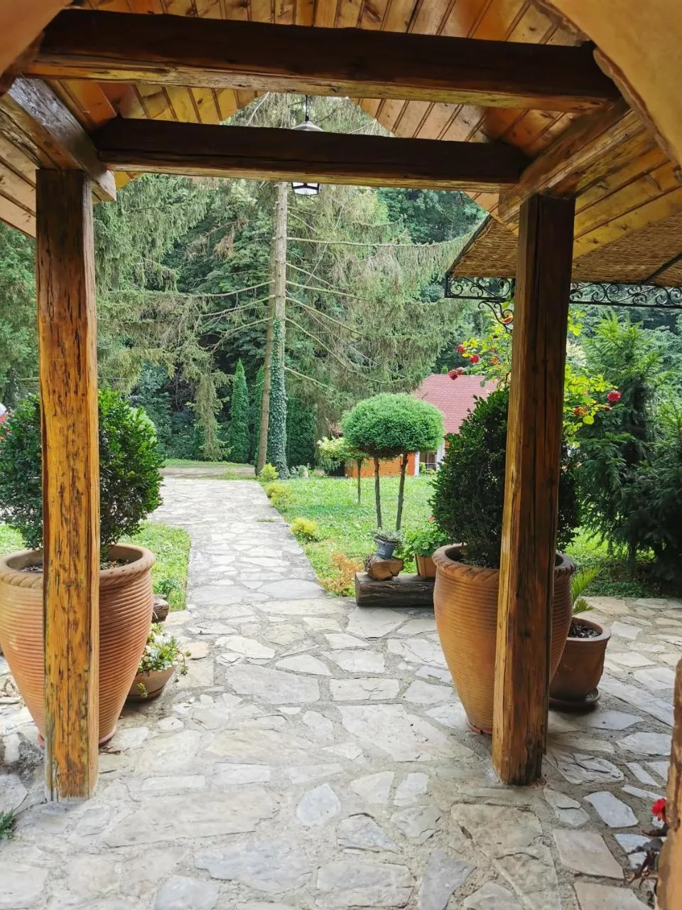 Vikendica Banoštor – dvorište