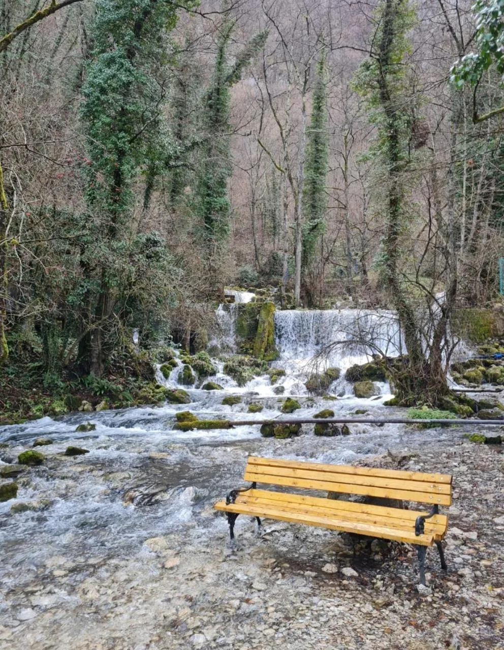 Brvnara Perućac – okolina
